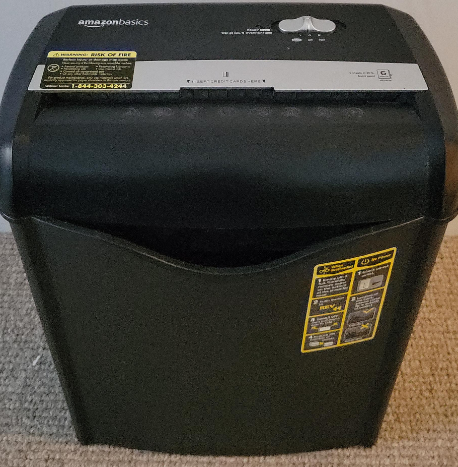 Amazon Basics Paper Shredder