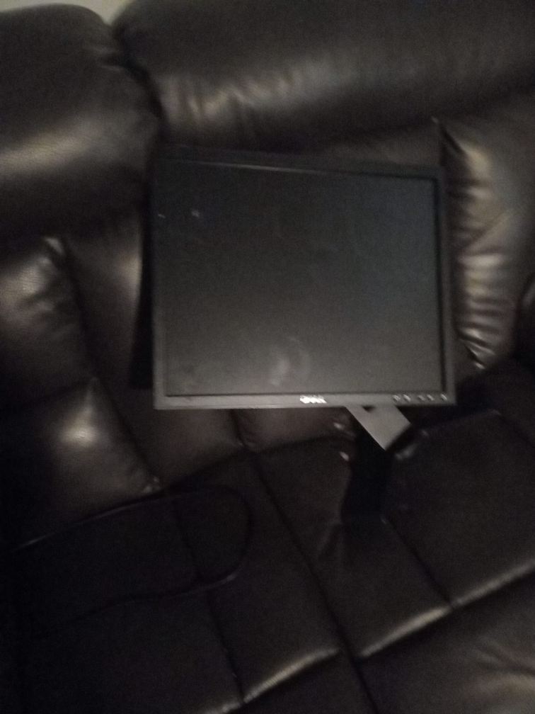 Dell Monitor - Great Condition! thumbnail