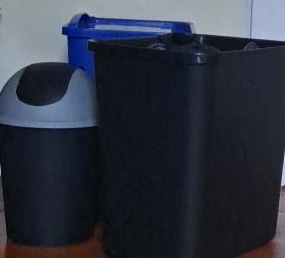 Unused trashcans 🧡