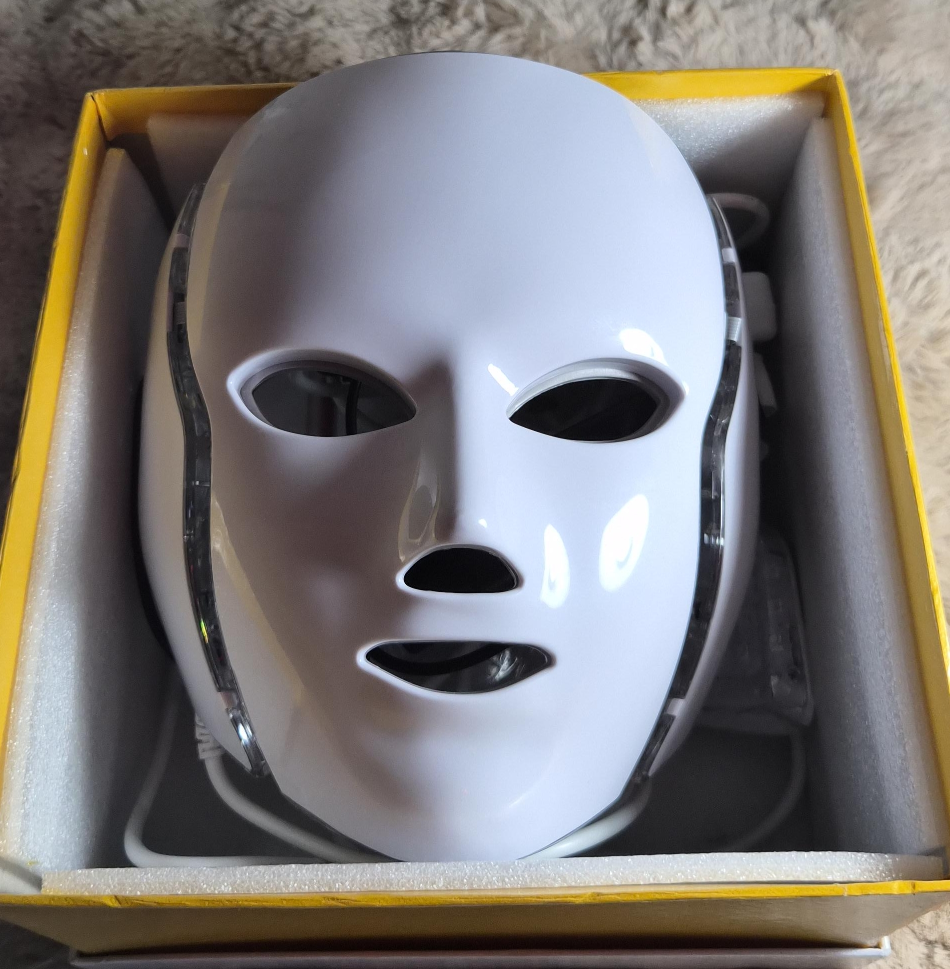 LED Facial Mask Light Therapy thumbnail