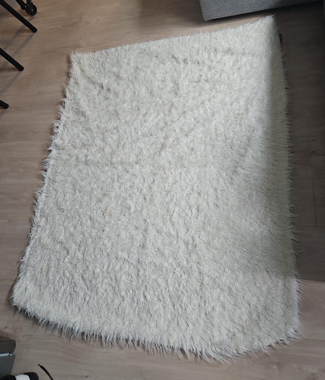 White Shaggy rug thumbnail