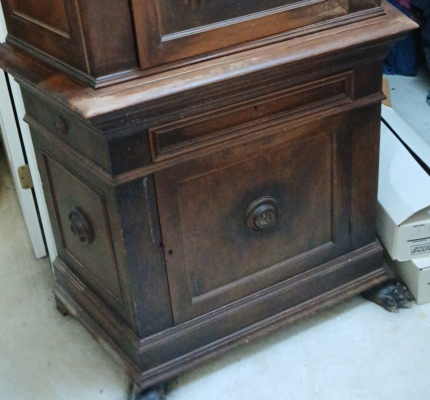 Antique Wooden Cabinet thumbnail