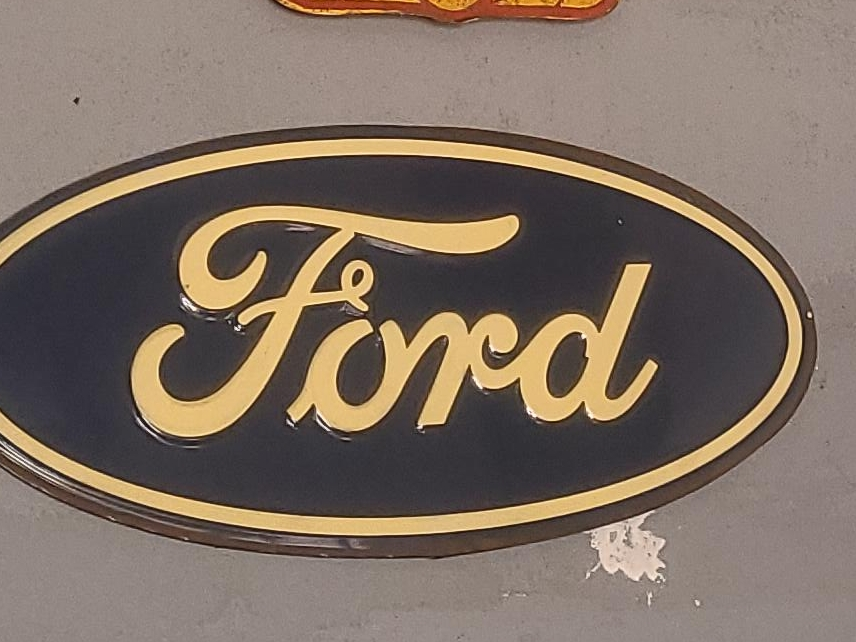 Ford Emblem sign