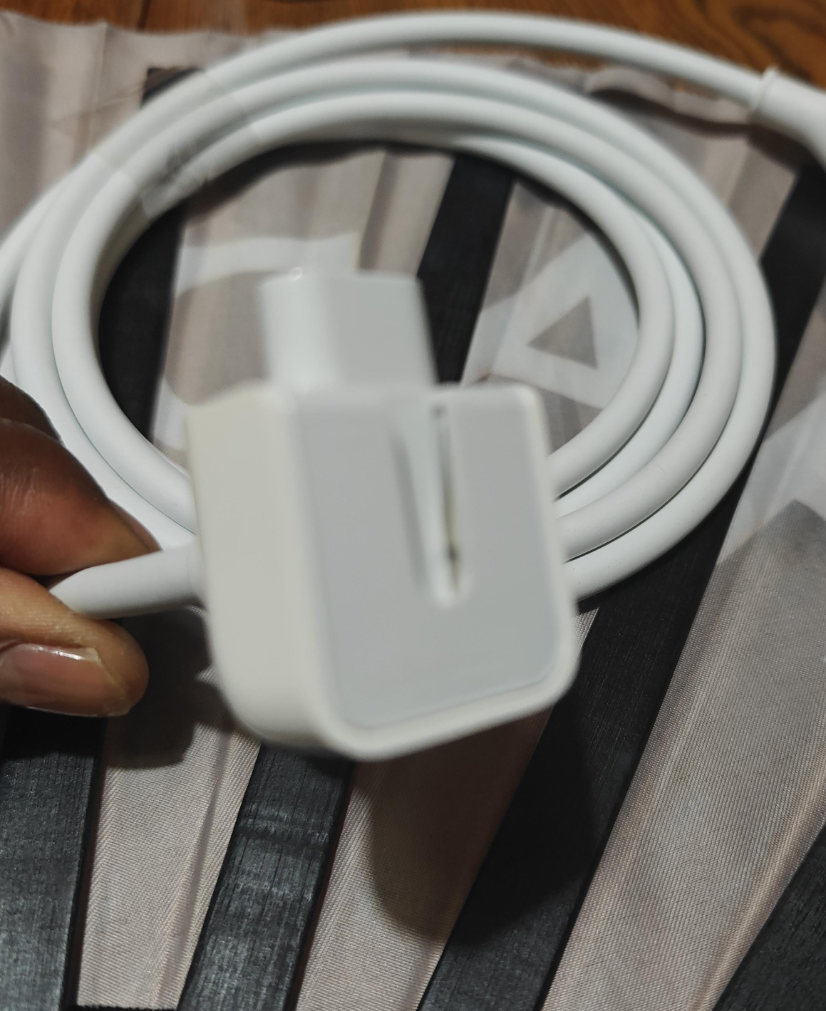 Apple Charger thumbnail