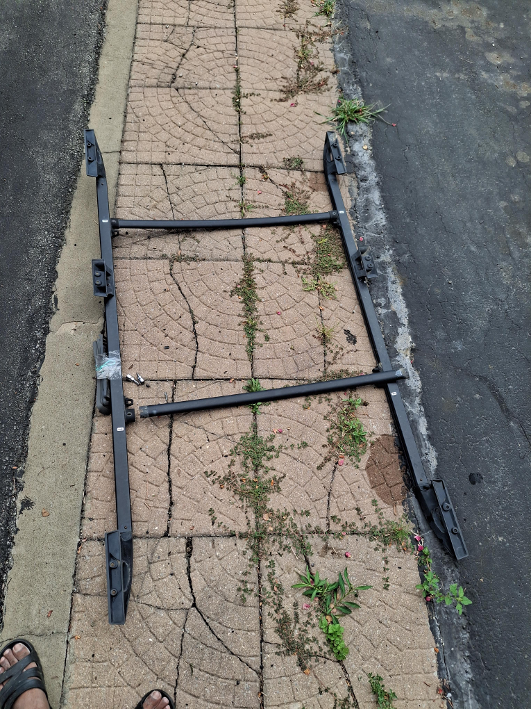 Black Roof Rack Crossbars thumbnail
