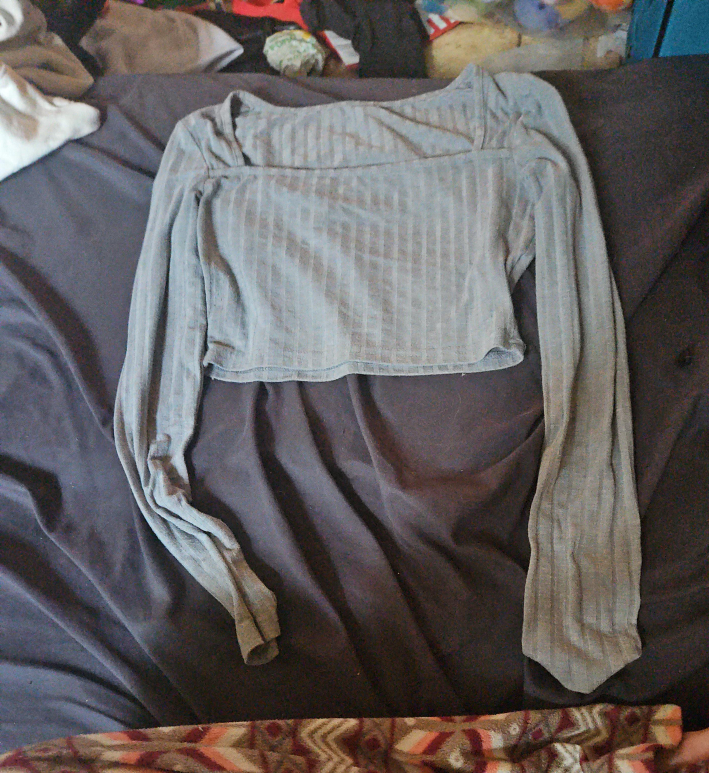 Shein Grey Long Sleeve Crop Top - XS thumbnail