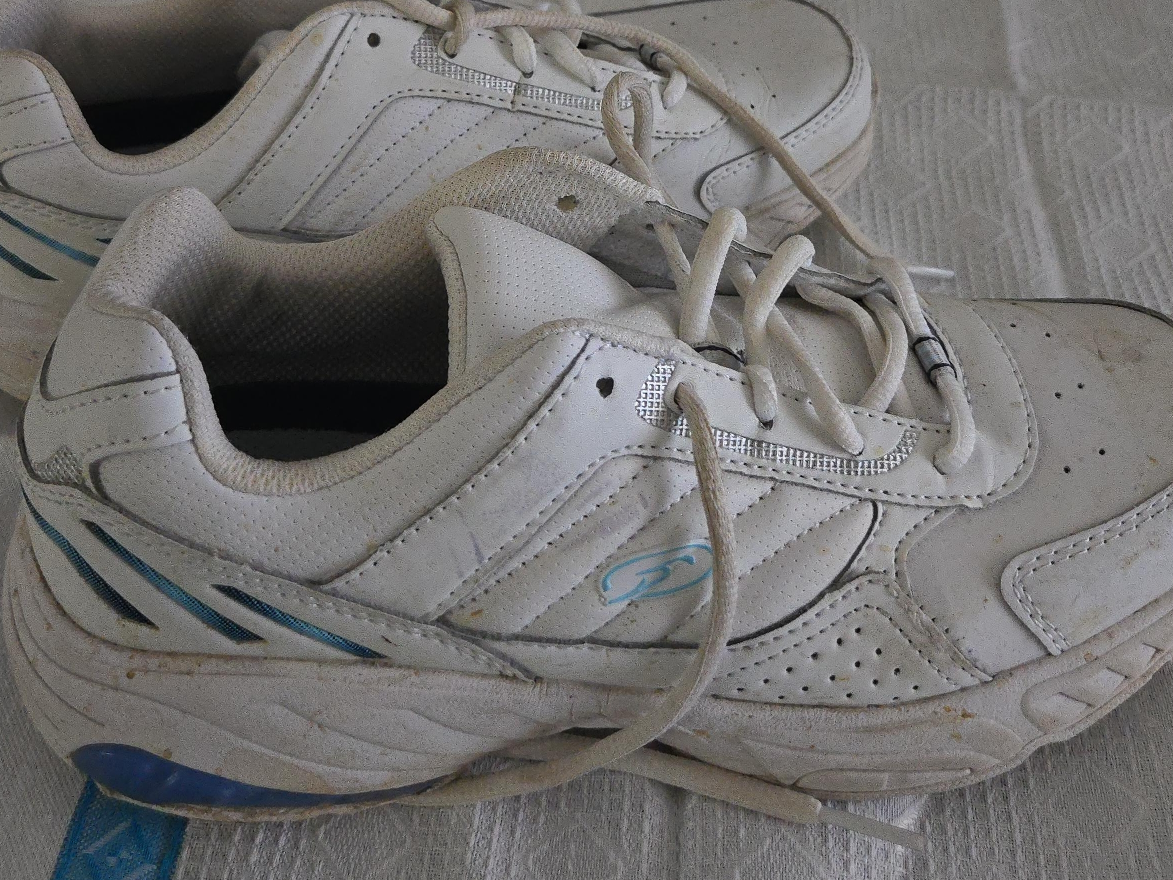 Dr. Scholl's White Leather Walking Shoes thumbnail