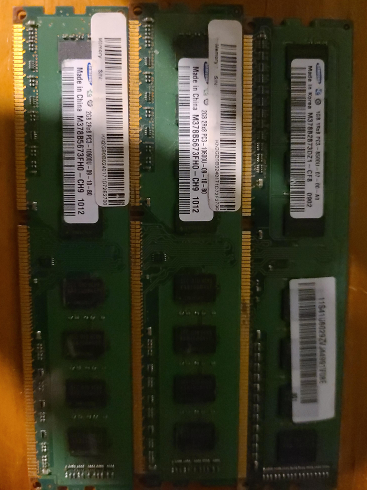 Samsung 1GB & 2GB PC3 RAM Sticks