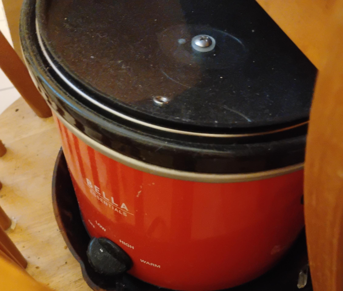 Bella Essentials Red Slow Cooker thumbnail