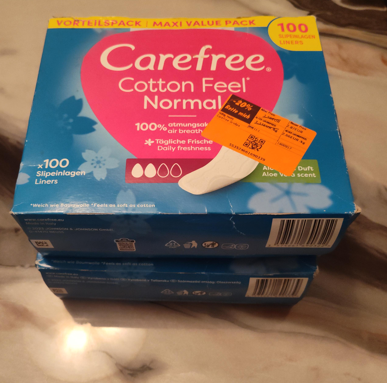 Carefree Cotton Feel Normal Liners - 100 count image indicator(1)