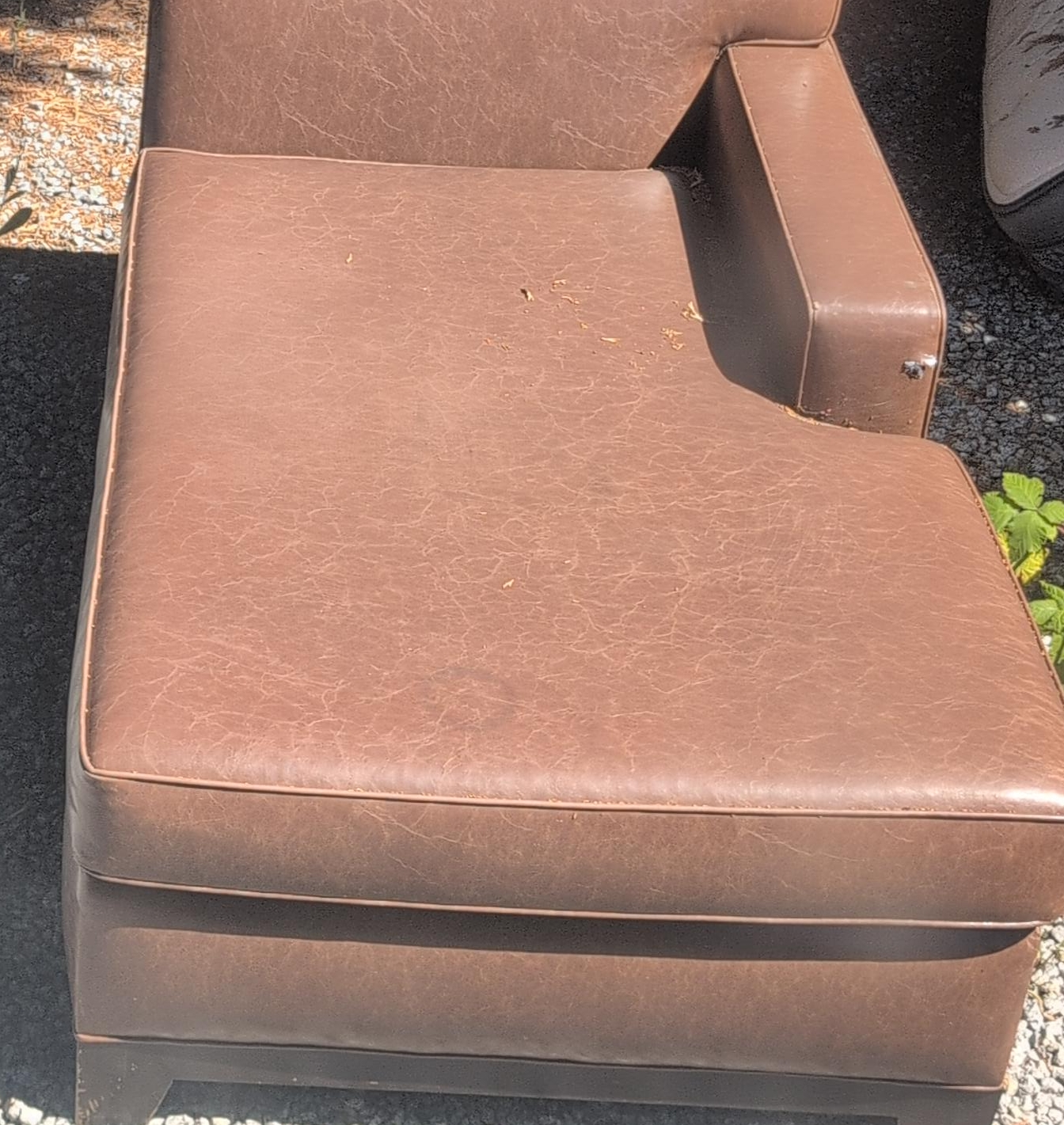 Brown Leather Chaise Lounge thumbnail