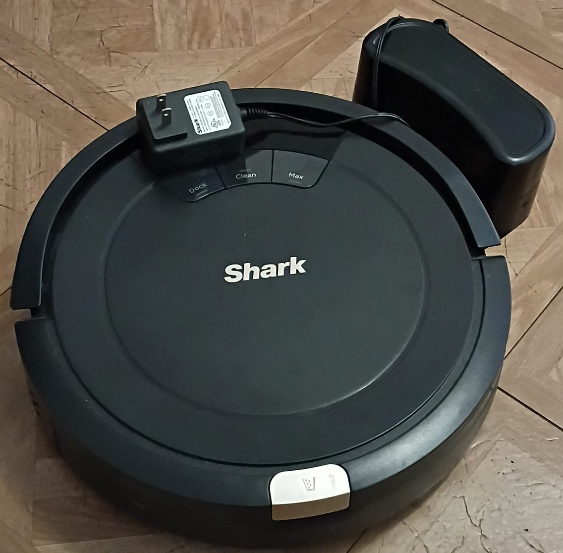 Shark Robot Vacuum Cleaner thumbnail