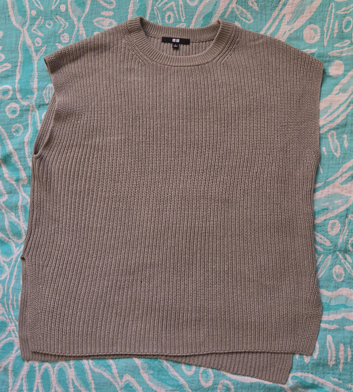 Uniqlo Sleeveless Knit Top, Size M thumbnail