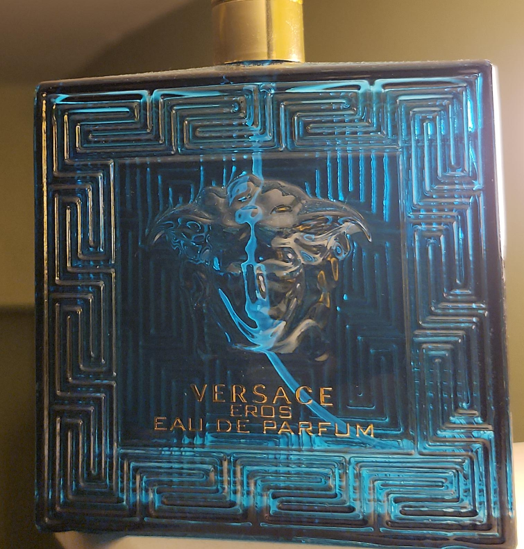 Versace Eros Eau de Parfum 100ml.. PRICE NOT NEGOTIABLE FIRM thumbnail