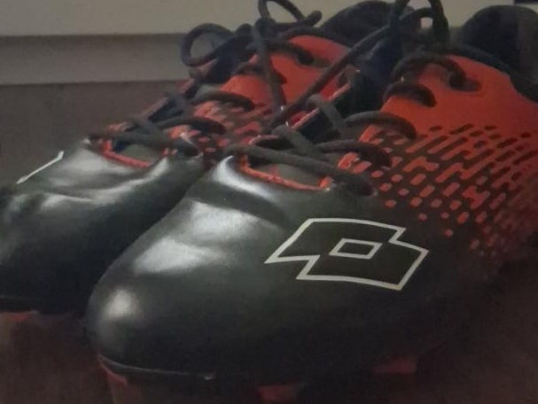 Lotto Swift Soccer Cleats - Youth Size size 6