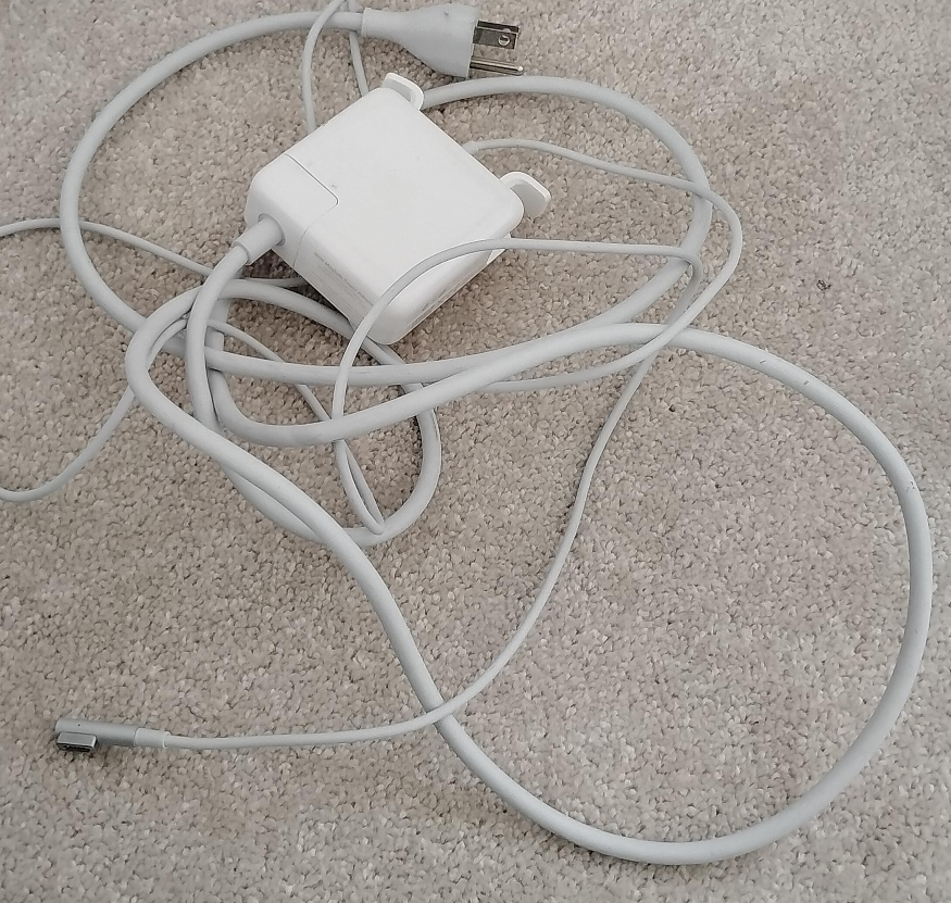 Apple Macbook Charger thumbnail