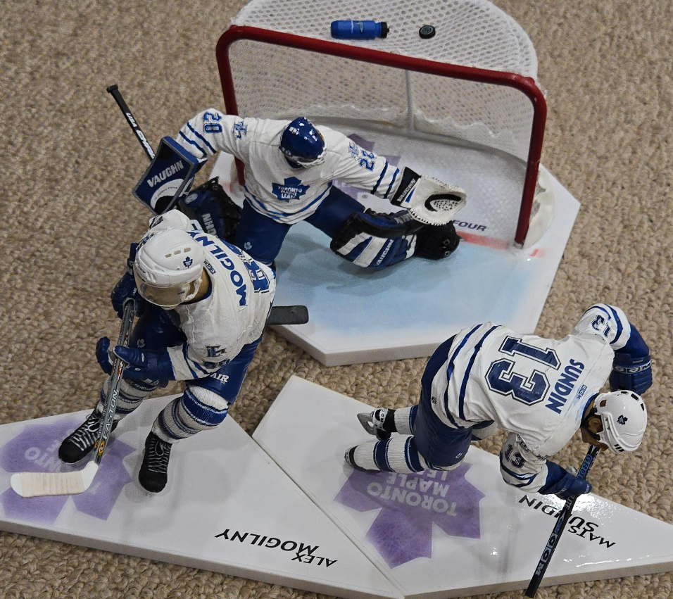 Toronto Maple Leafs Hockey Figurines thumbnail