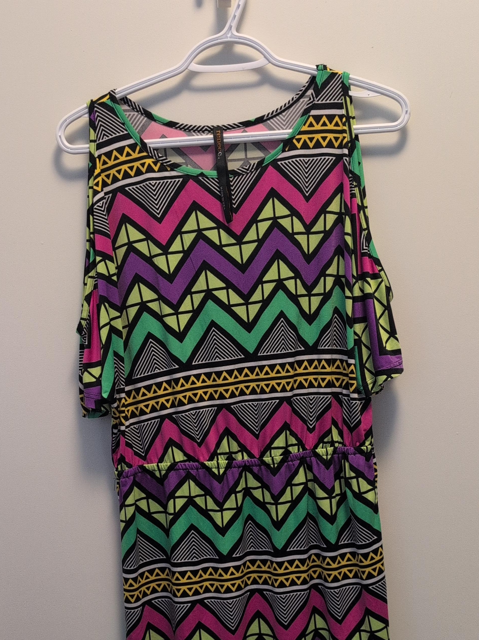 Cold Shoulder Geometric Dress - size 5