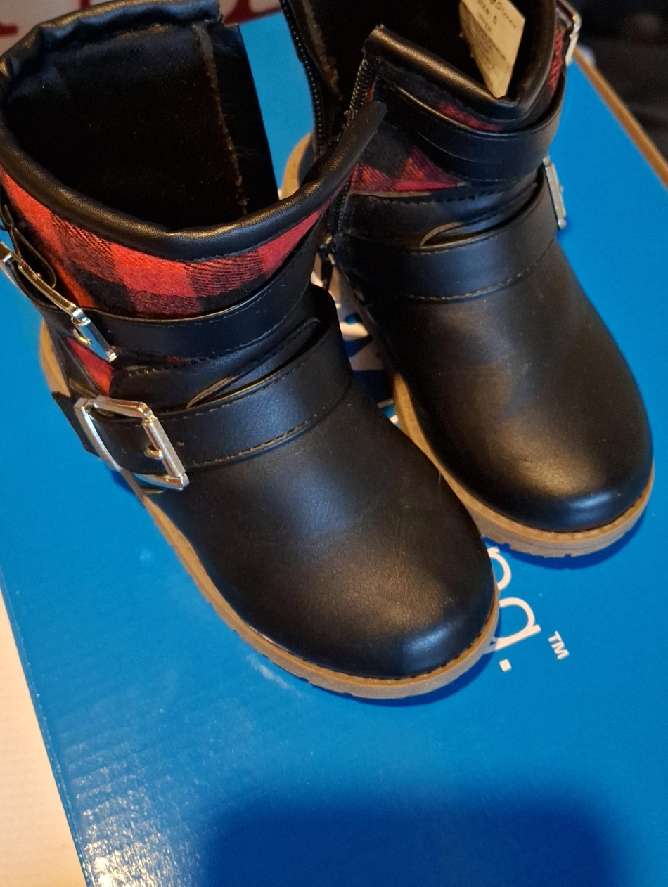 Stepping Stones Black Boots - Size 5