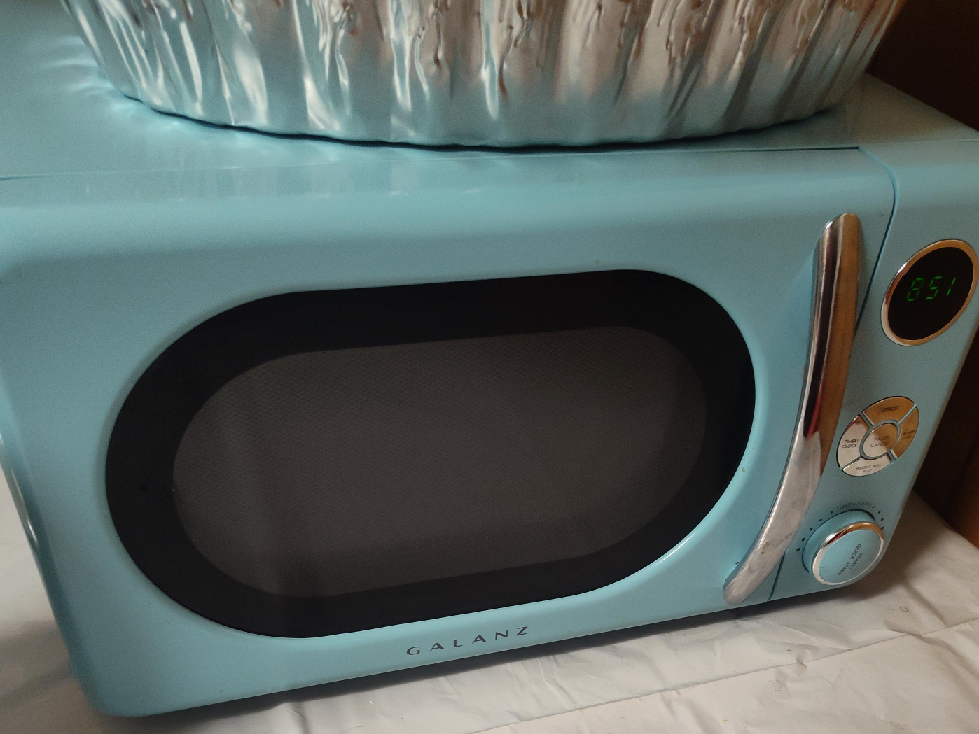 Galanz Retro Microwave Oven - Turquoise thumbnail
