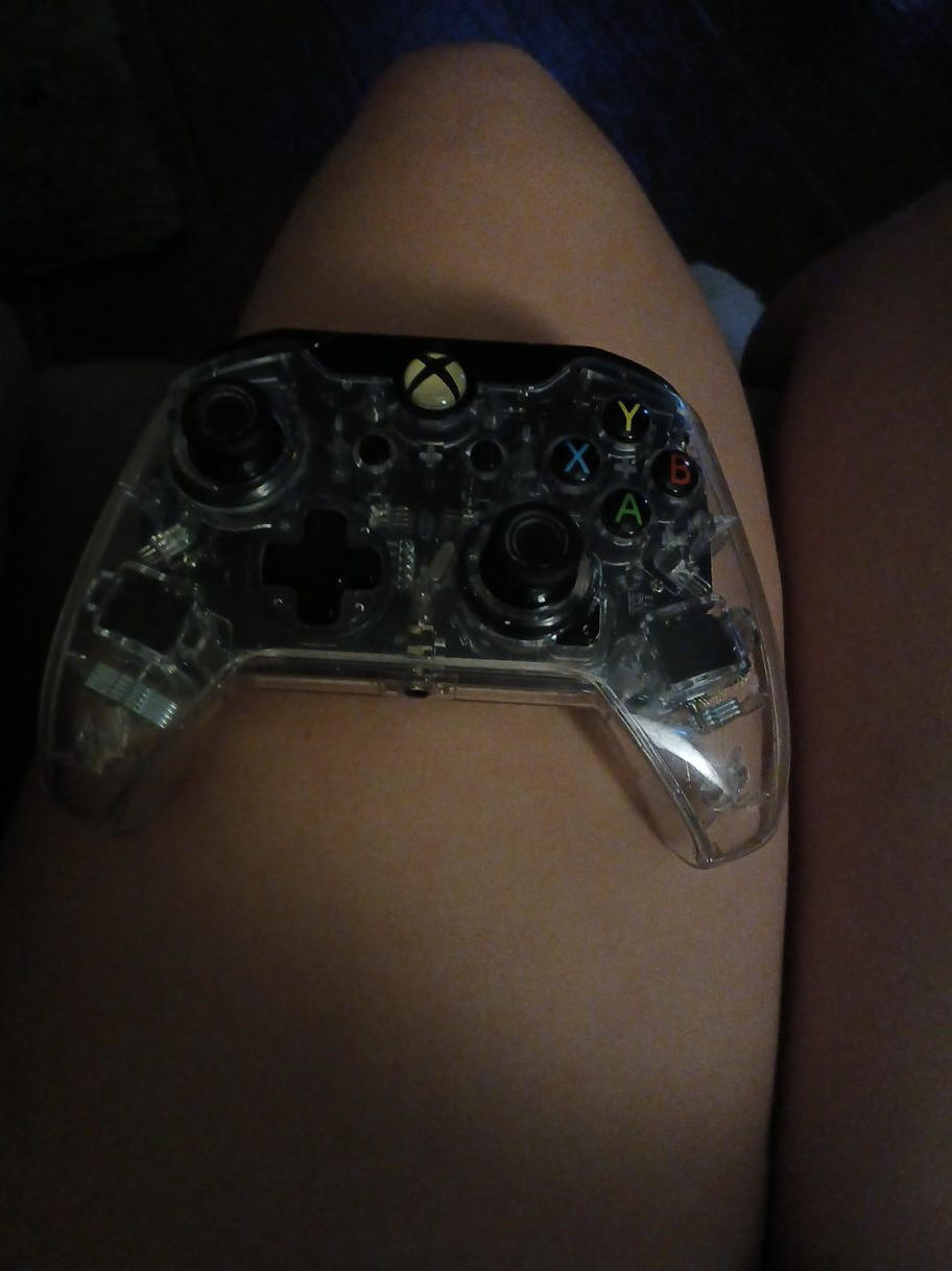 wired clear Xbox controller thumbnail