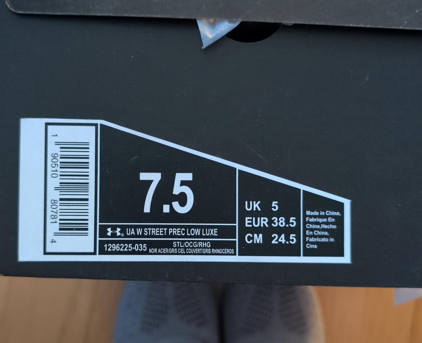 Under Armour Street Precision Low Luxe Shoes - Size 7.5 / 38.5 image indicator(3)