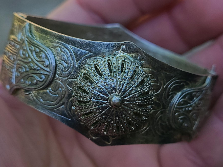 Vintage Silver Tone Cuff Bracelet thumbnail