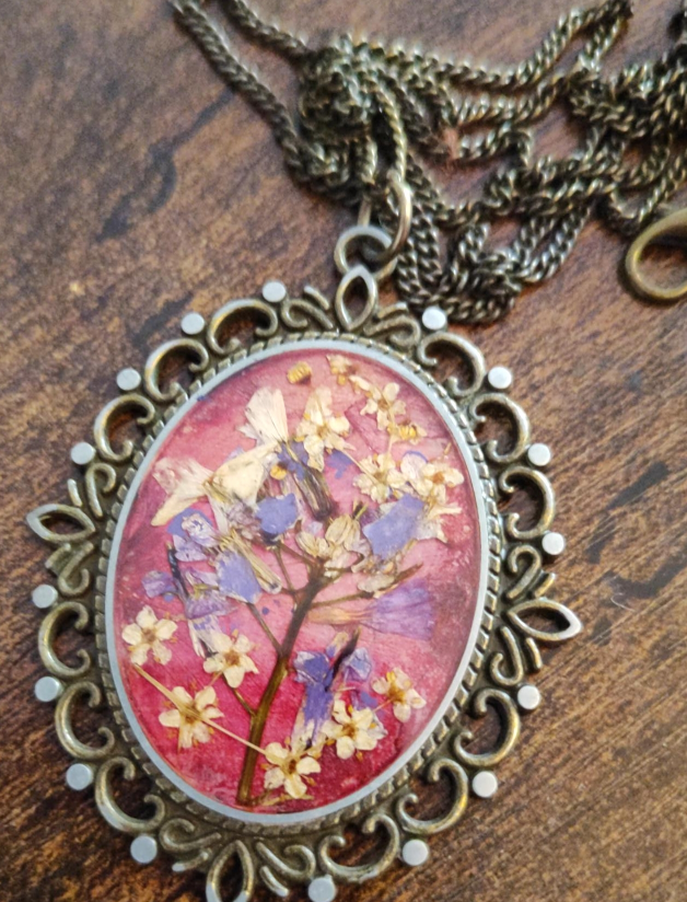 Vintage Floral Pendant Necklace thumbnail