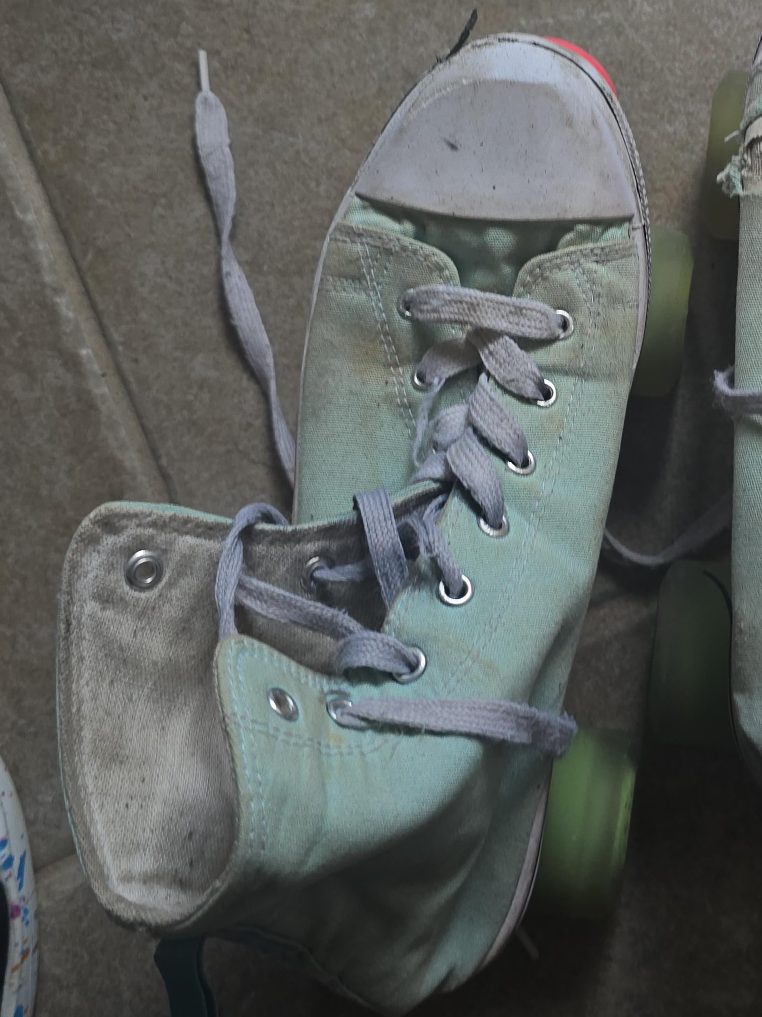 Converse Roller Skates - Size 9