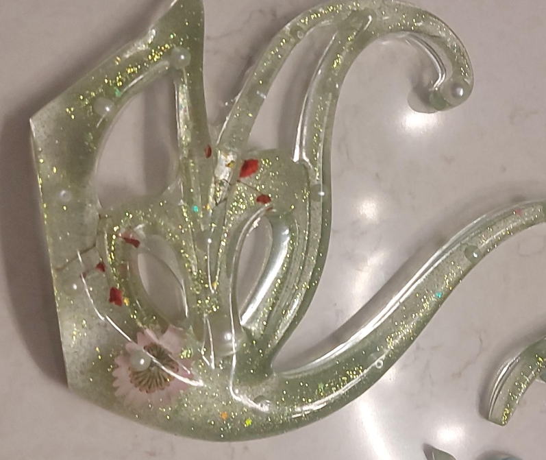 Swan Resin Art thumbnail