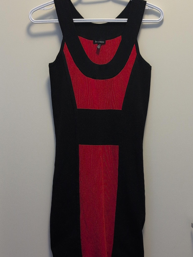 Le Chateau Black & Red Dress - Size L