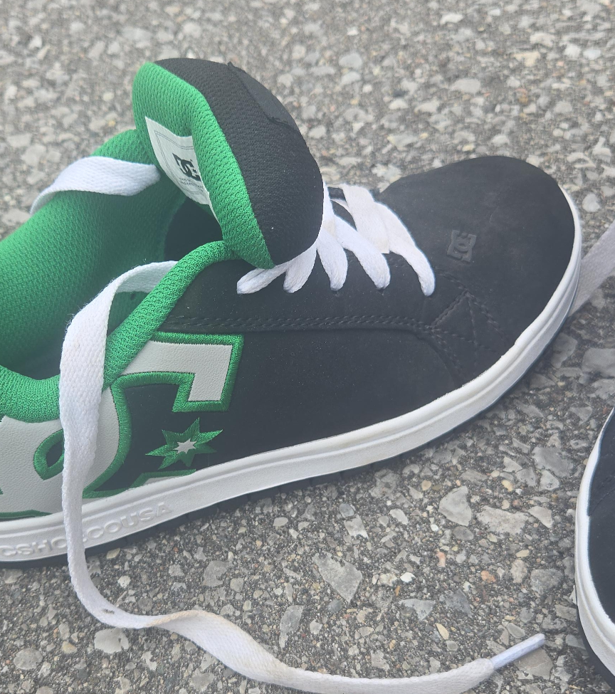 DC Youth Court Graffik Skate Shoes - Size 6
