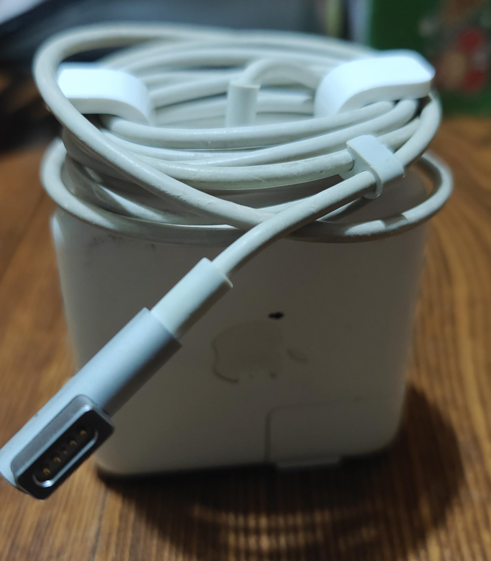 Apple MagSafe Power Adapter