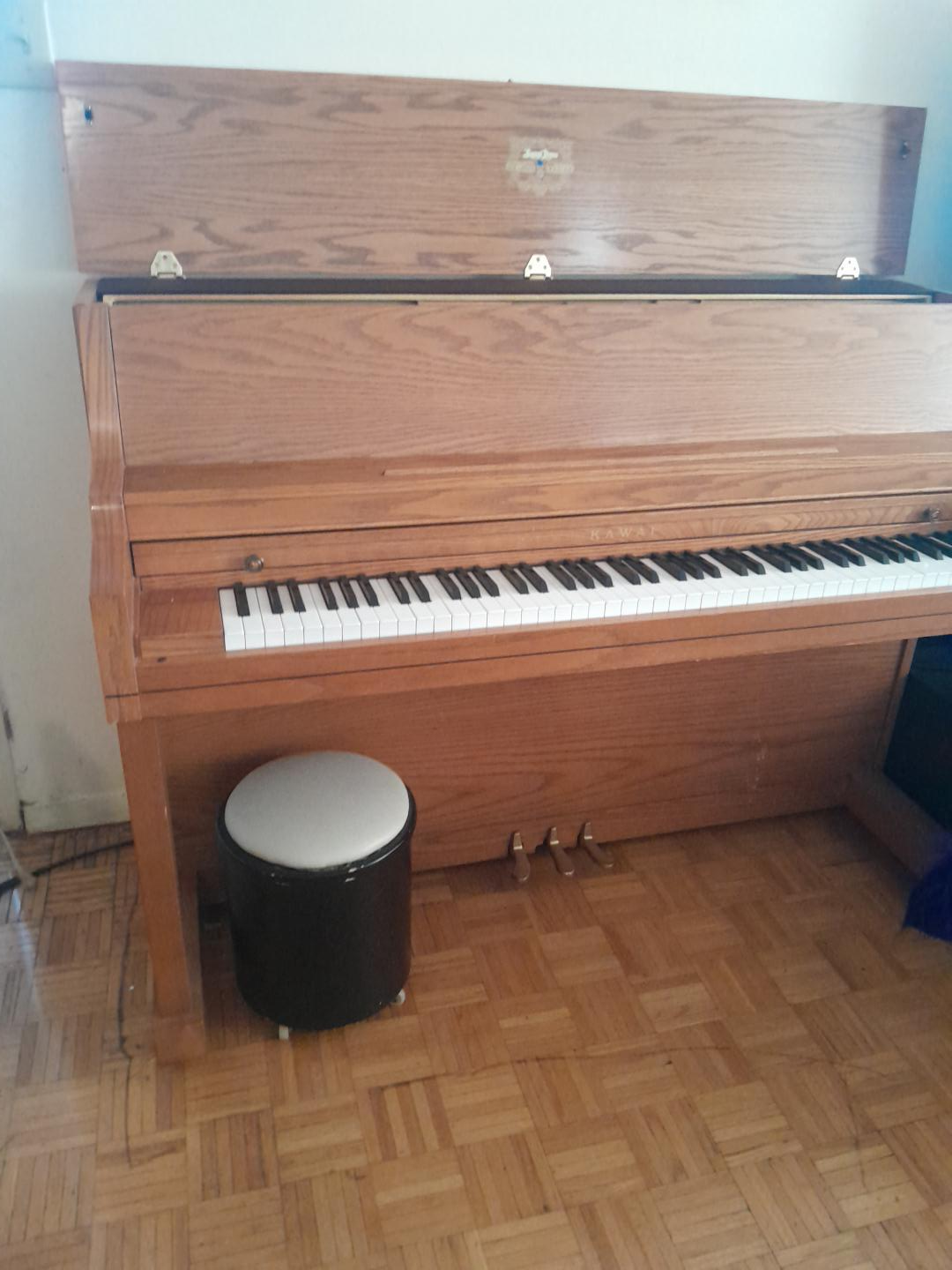 Kawai Upright Piano with Bench