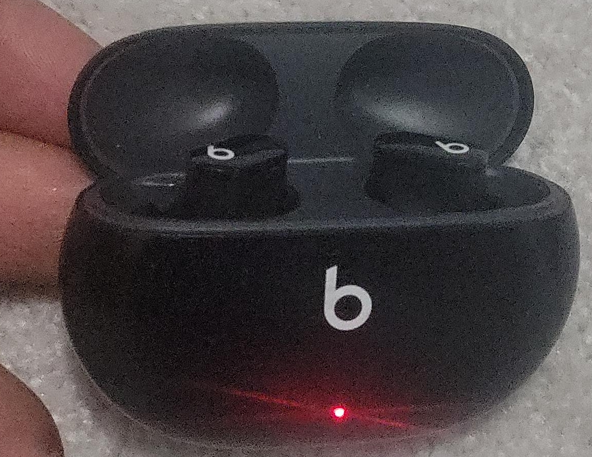Beats Studio Buds - Black thumbnail