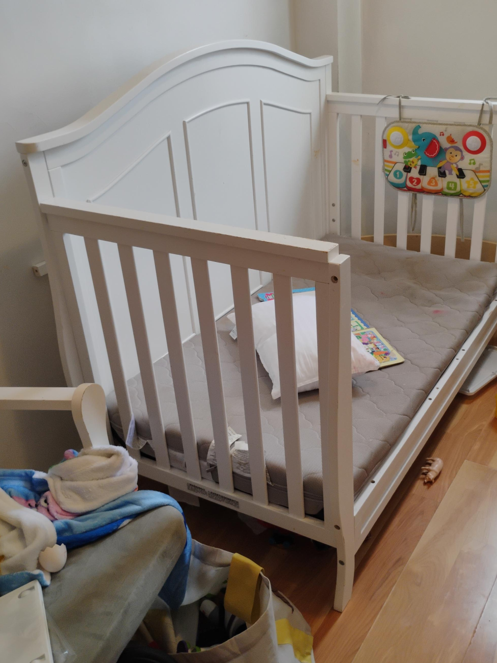 White Baby Crib thumbnail