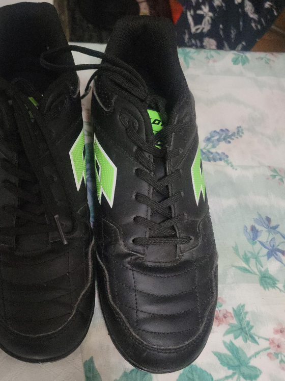 Lotto Blitz Soccer Shoes thumbnail