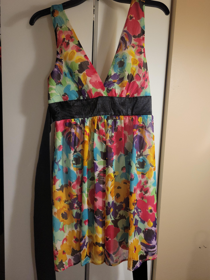 Floral V-Neck Dress  with Black satin tie thumbnail