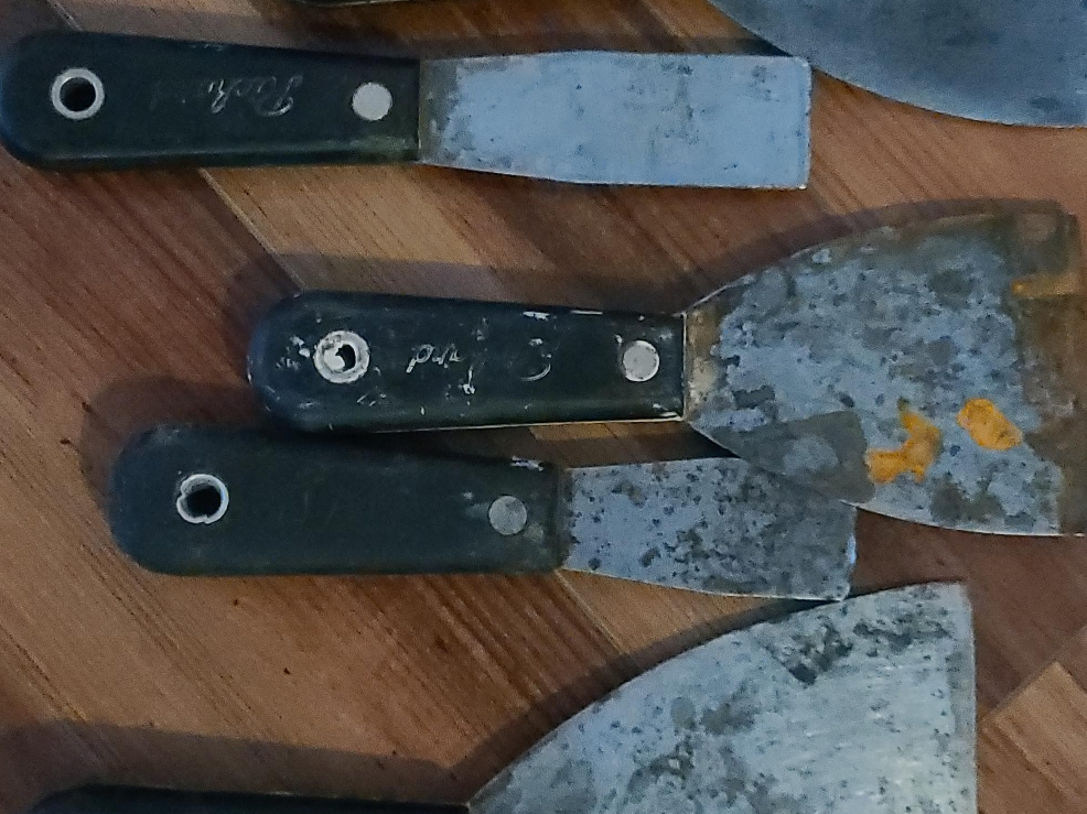 Used Parkland Putty Knives - Set of 5 thumbnail