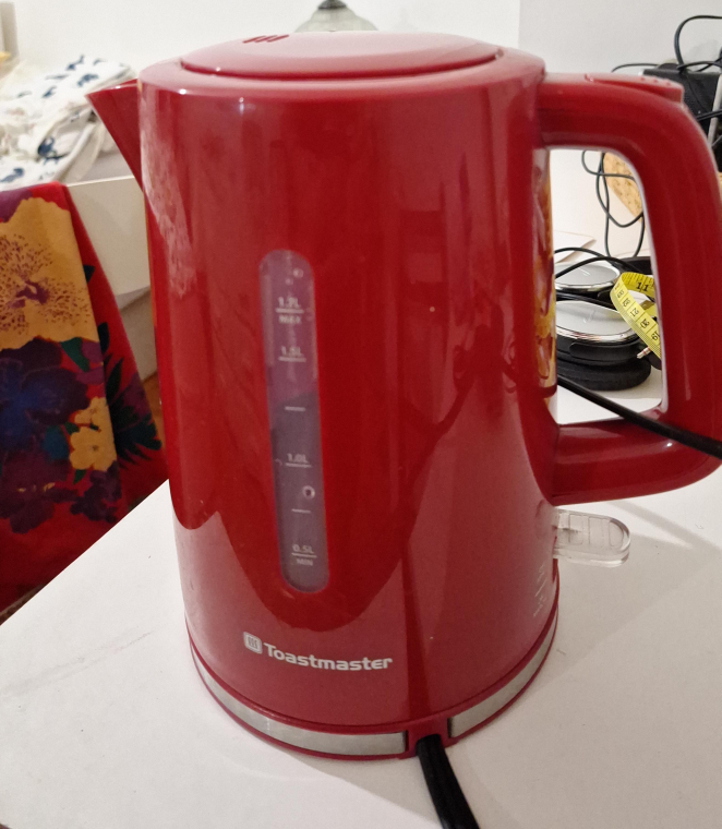 Toastmaster Red Electric Kettle - 1.7L thumbnail
