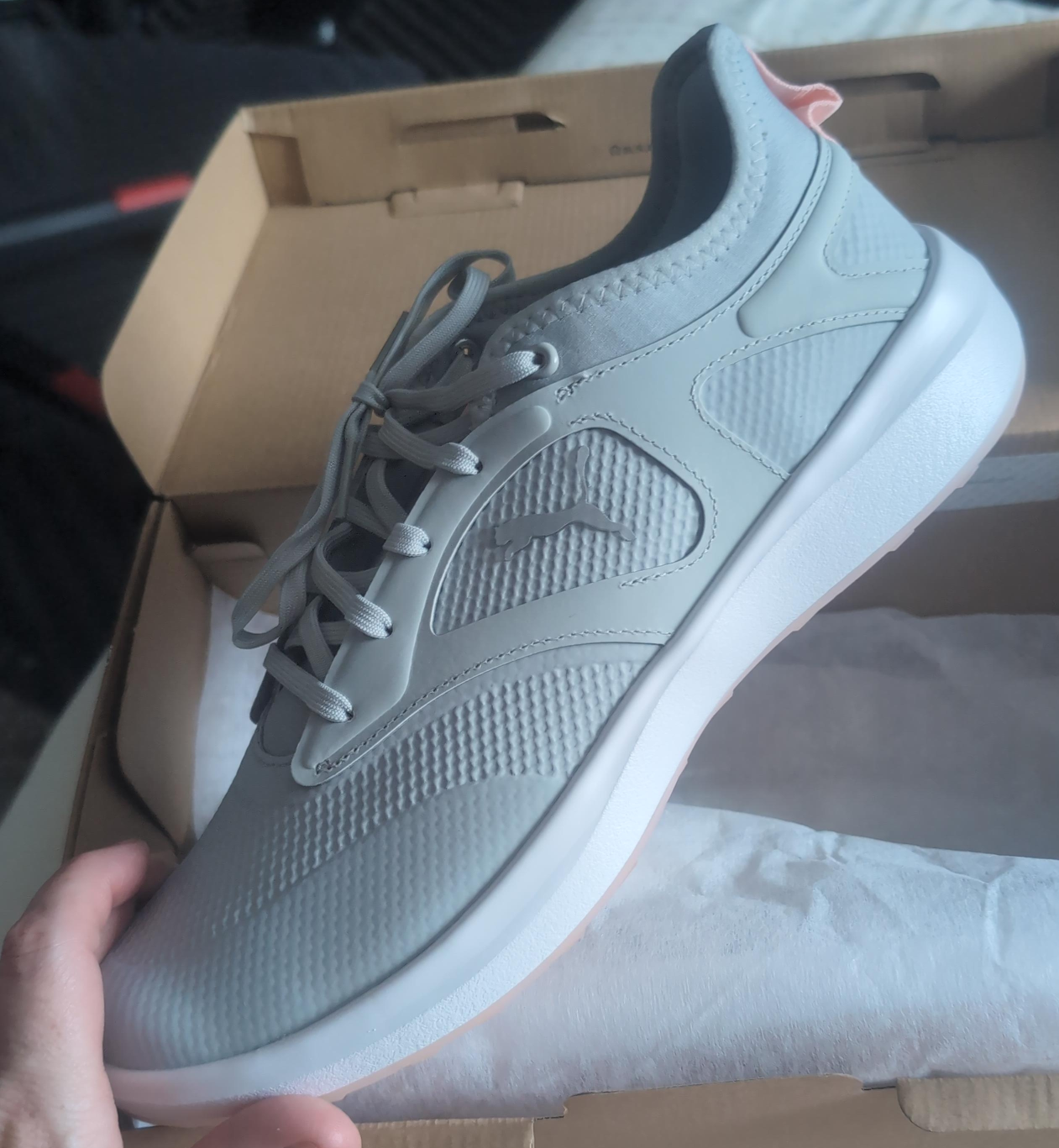 Puma women's size 11, spikeless golf shoes thumbnail