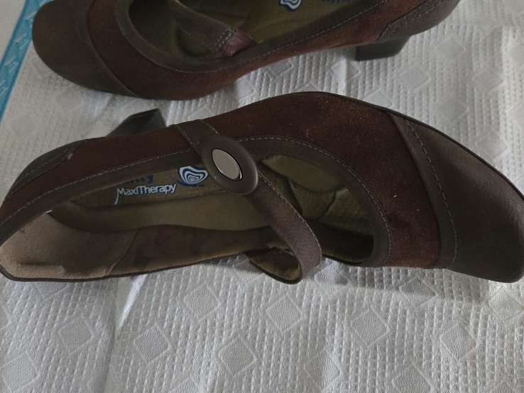 Piccadilly Maxitherapy Brown Mary Janes thumbnail