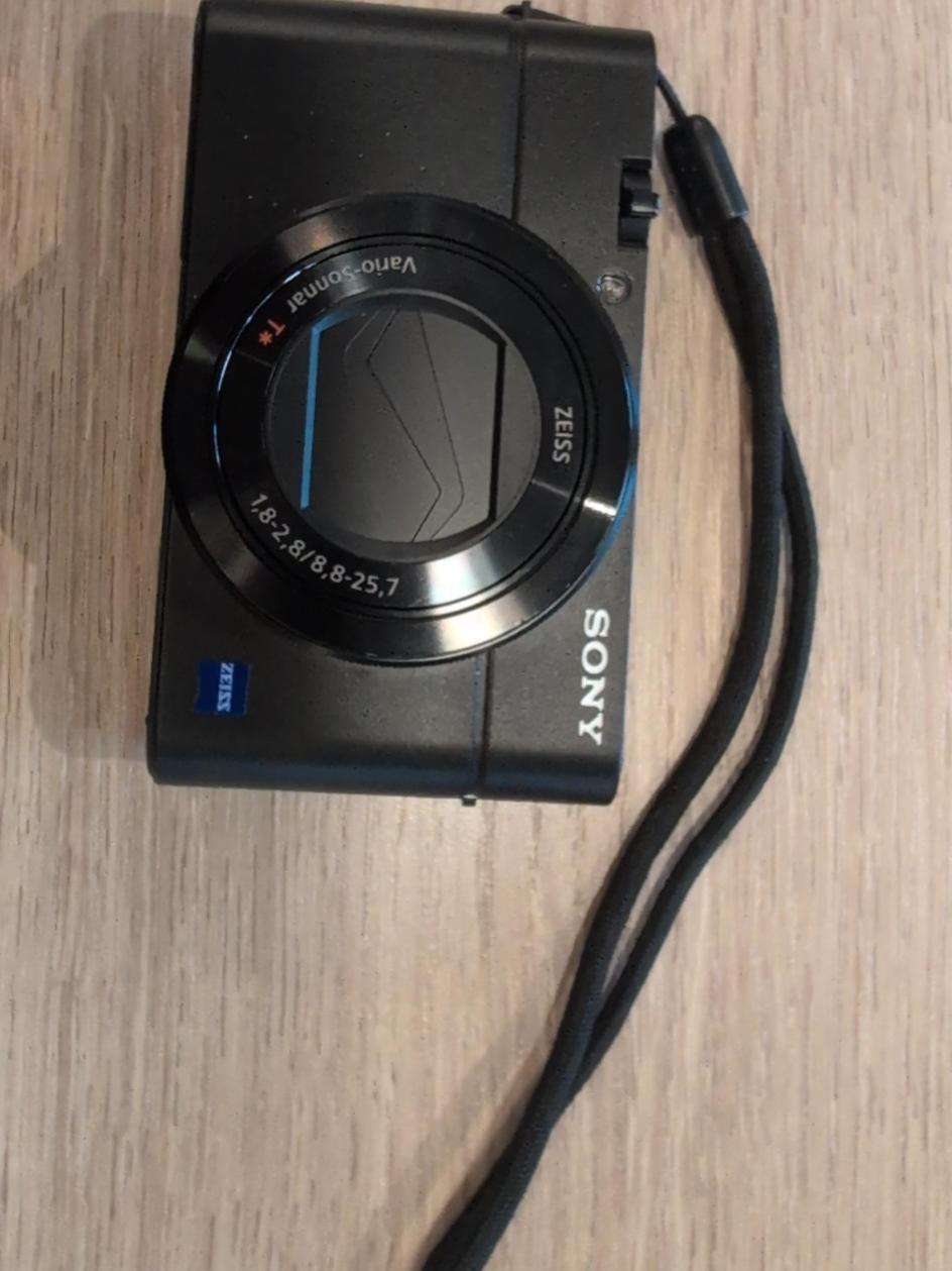 Sony RX100 III Cyber-shot Digital Camera thumbnail