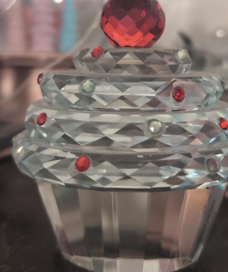 Crystal Cupcake Figurine thumbnail