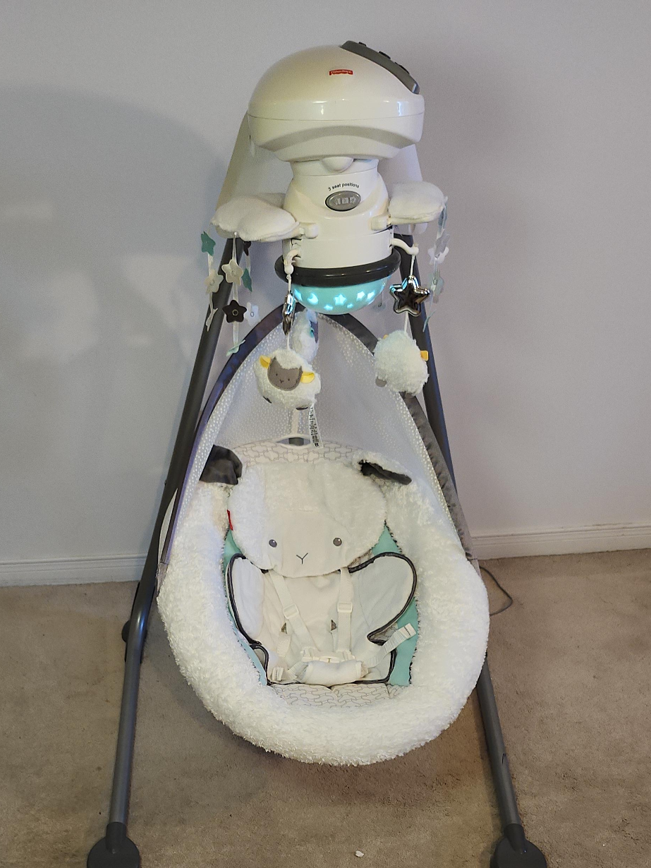 Fisher-Price Sweet Snugapuppy Dreams Cradle 'n Swing image indicator(2)