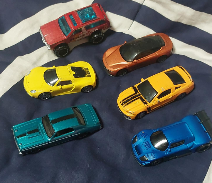 Lot of 6 Diecast Toy Cars thumbnail