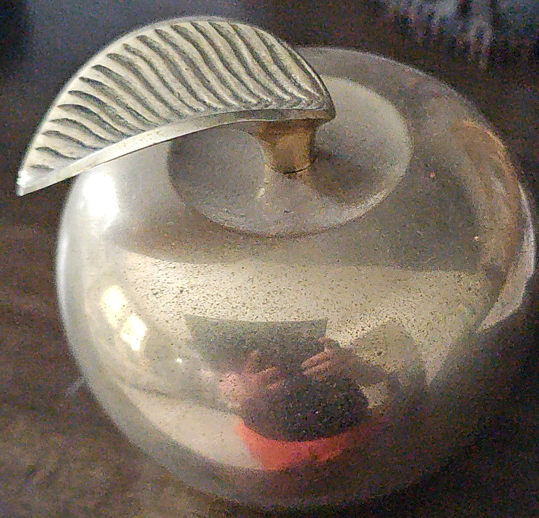 Apple Decor all brass