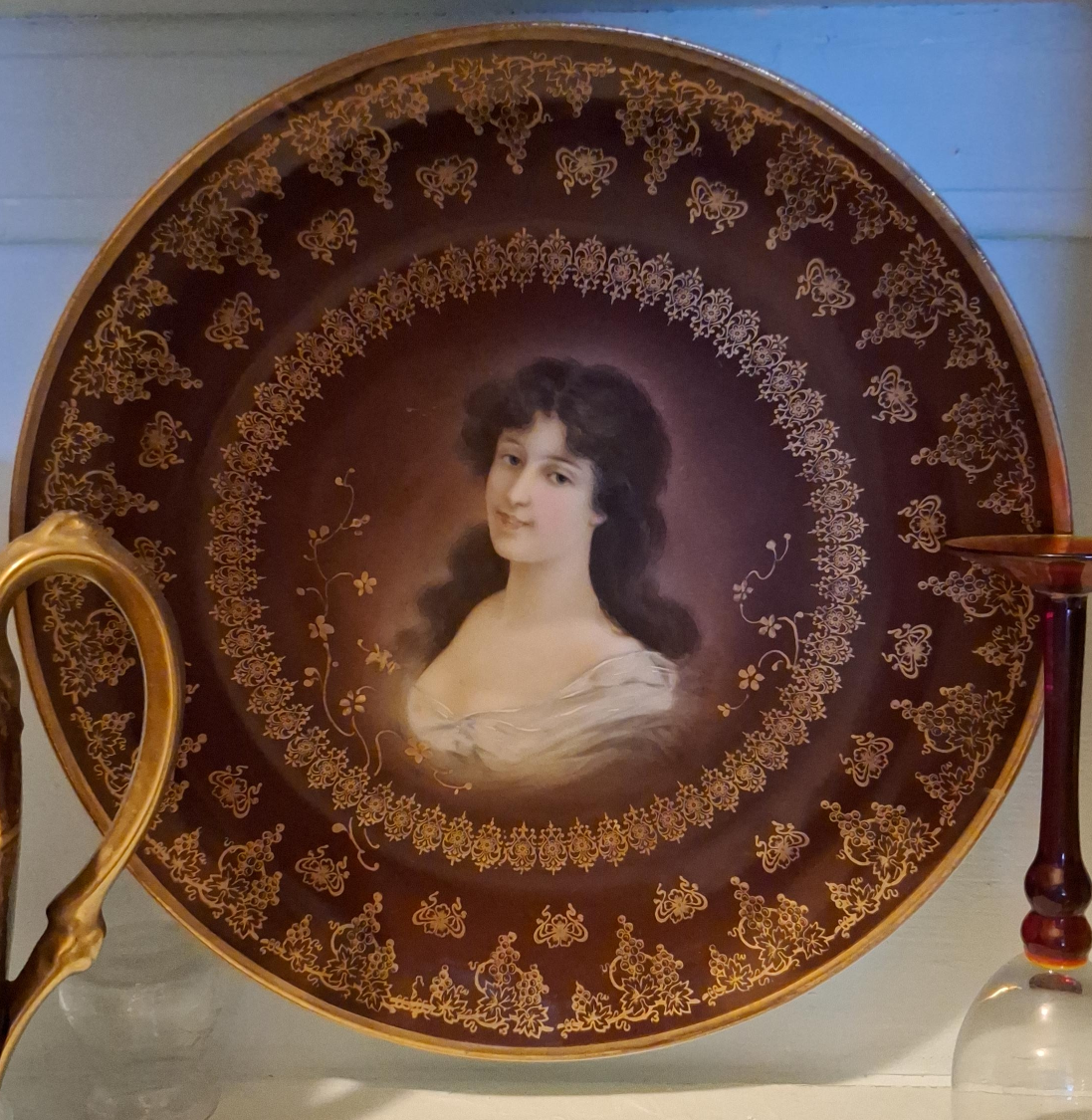 Vintage Decorative Portrait Plate thumbnail