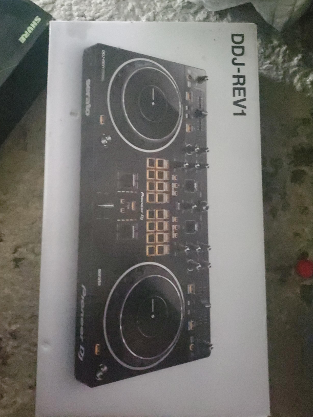 Pioneer DJ DDJ-REV1 DJ Controller