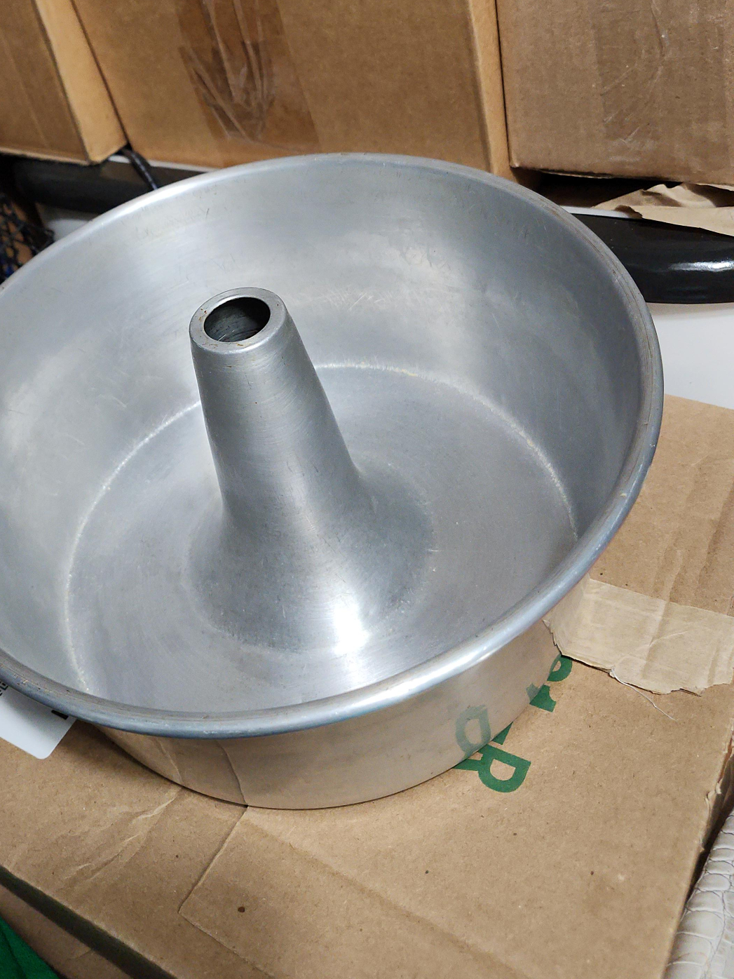 Angel Food Cake Pan - 10 inch like new. price not negotiable thumbnail
